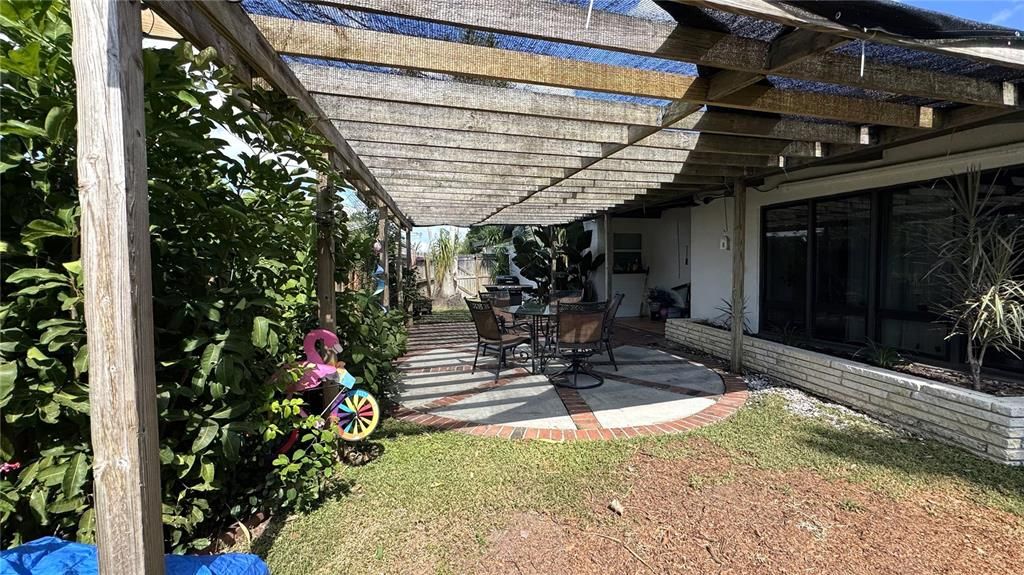 Activo con contrato: $3,600 (3 camas, 2 baños, 2137 Pies cuadrados)