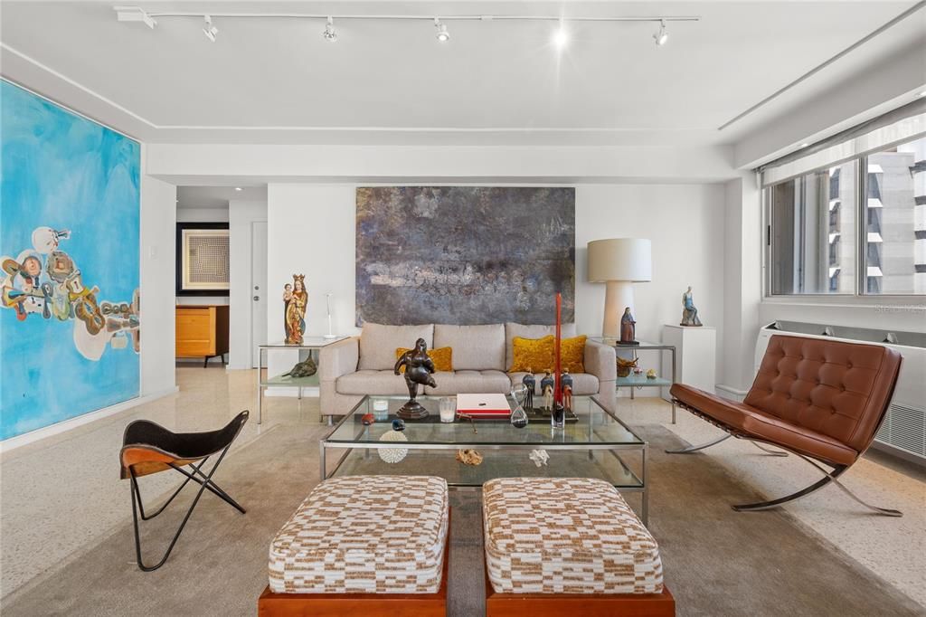 Active With Contract: $1,590,000 (3 beds, 2 baths, 1889 Square Feet)