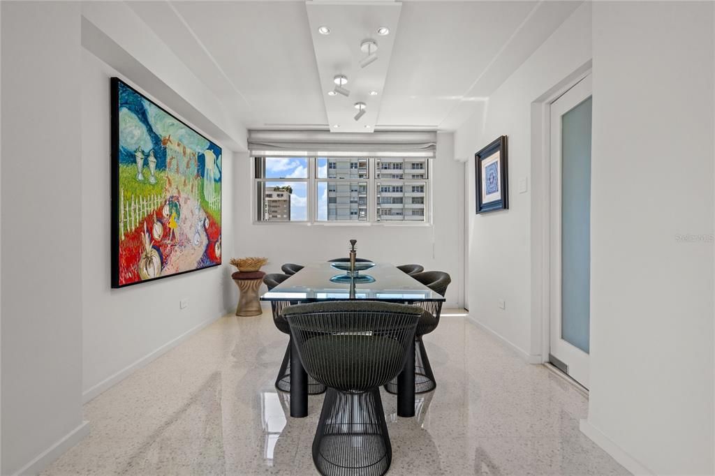 Active With Contract: $1,590,000 (3 beds, 2 baths, 1889 Square Feet)