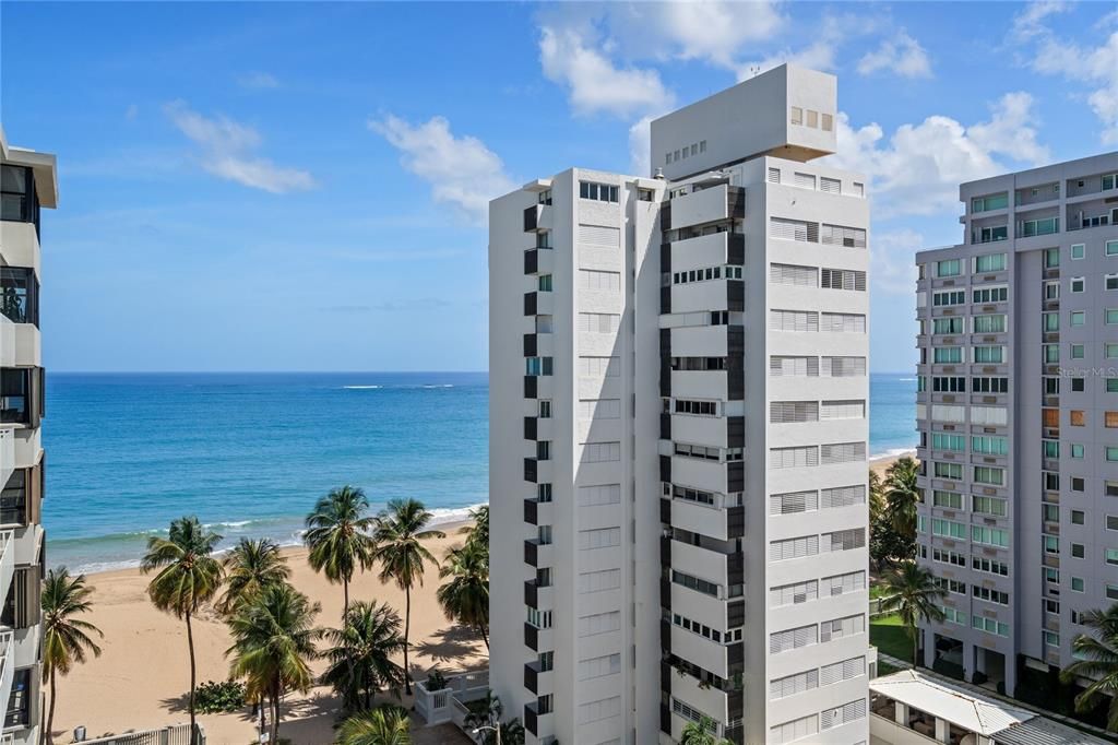 Active With Contract: $1,590,000 (3 beds, 2 baths, 1889 Square Feet)