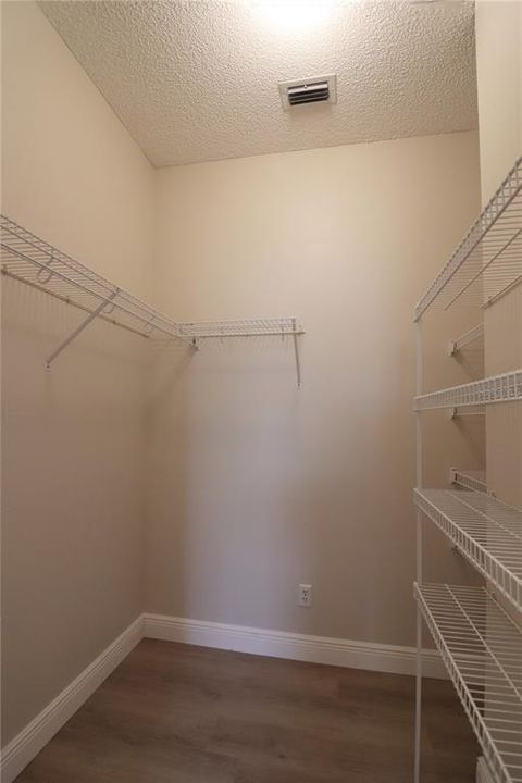 出租: $2,100 (2 贝兹, 2 浴室, 1571 平方英尺)