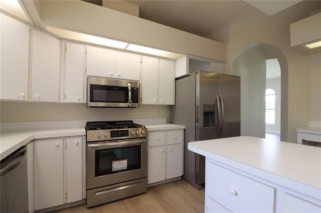 出租: $2,100 (2 贝兹, 2 浴室, 1571 平方英尺)