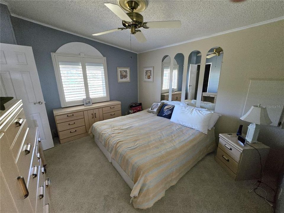 For Rent: $2,350 (2 beds, 2 baths, 864 Square Feet)