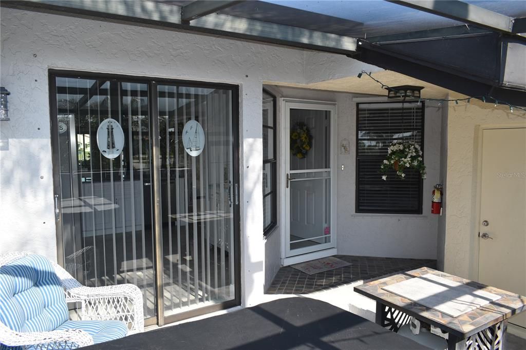 Active With Contract: $279,900 (2 beds, 2 baths, 1183 Square Feet)