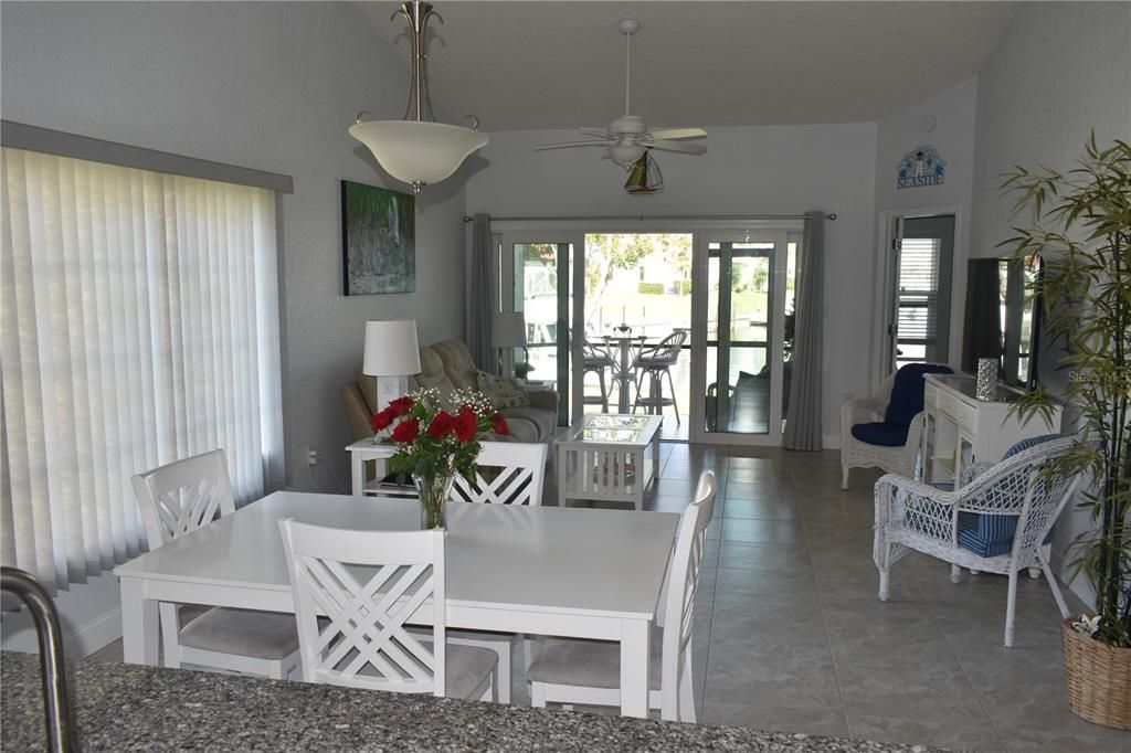 Active With Contract: $279,900 (2 beds, 2 baths, 1183 Square Feet)