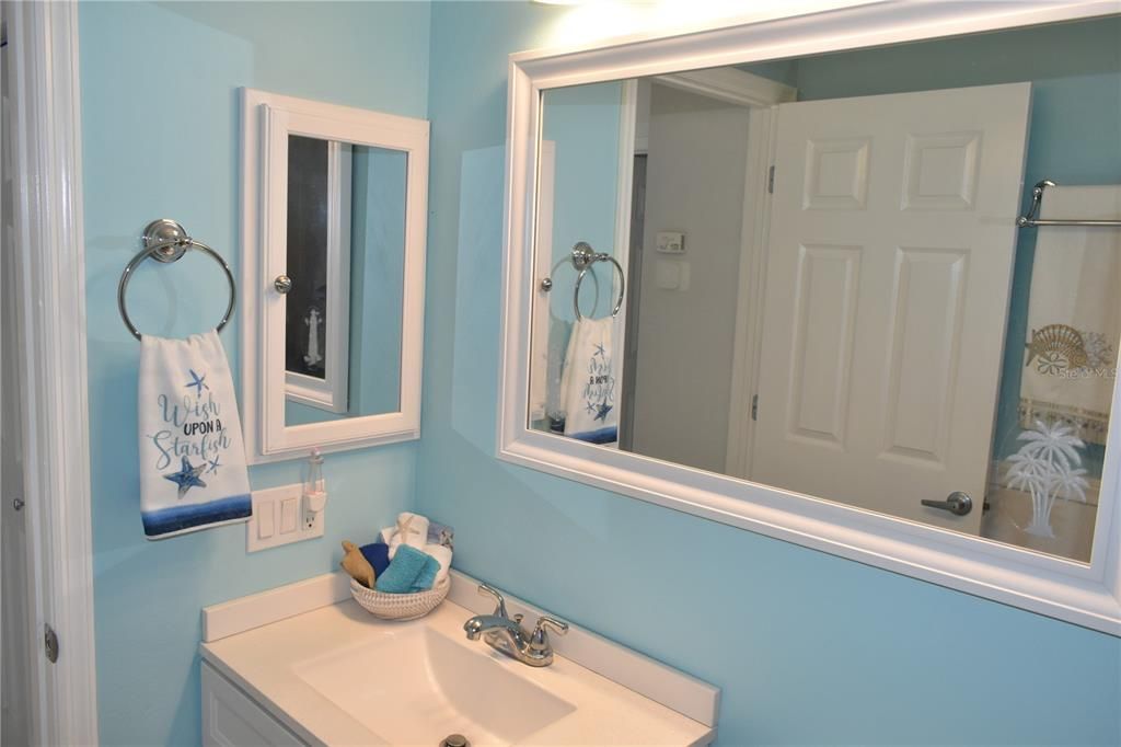 Active With Contract: $279,900 (2 beds, 2 baths, 1183 Square Feet)