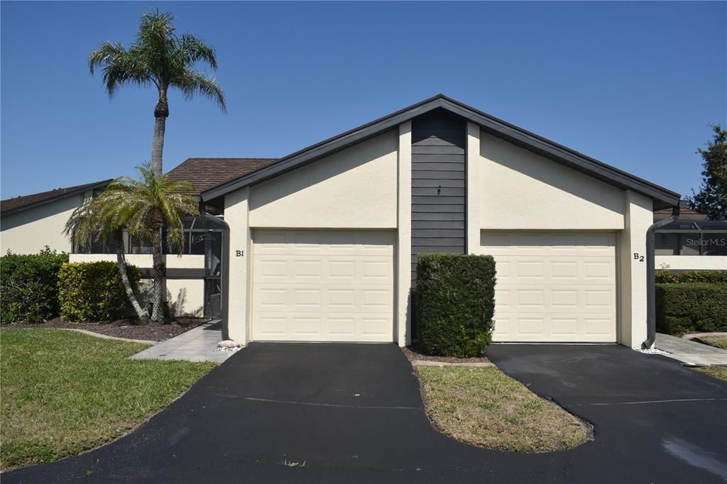 Active With Contract: $279,900 (2 beds, 2 baths, 1183 Square Feet)