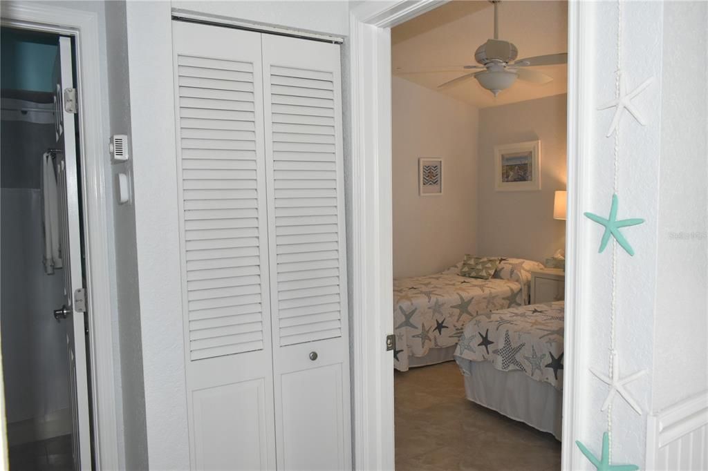 Active With Contract: $279,900 (2 beds, 2 baths, 1183 Square Feet)