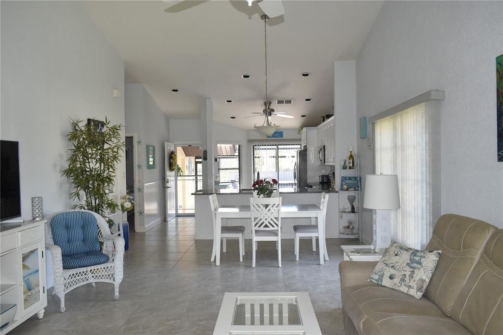 Active With Contract: $279,900 (2 beds, 2 baths, 1183 Square Feet)