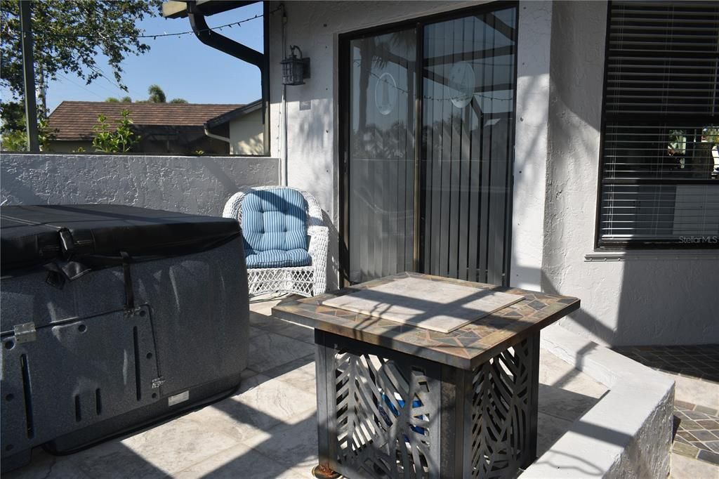 Active With Contract: $279,900 (2 beds, 2 baths, 1183 Square Feet)