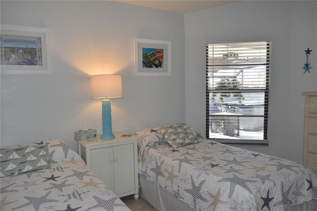 Active With Contract: $279,900 (2 beds, 2 baths, 1183 Square Feet)