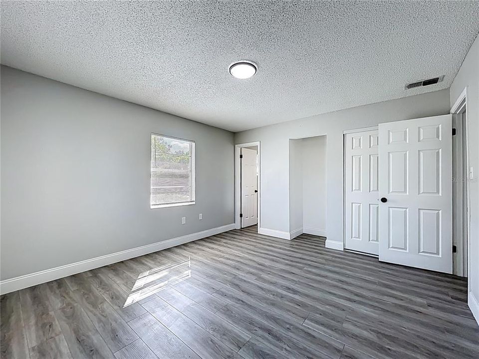 Active With Contract: $255,000 (3 beds, 2 baths, 1350 Square Feet)