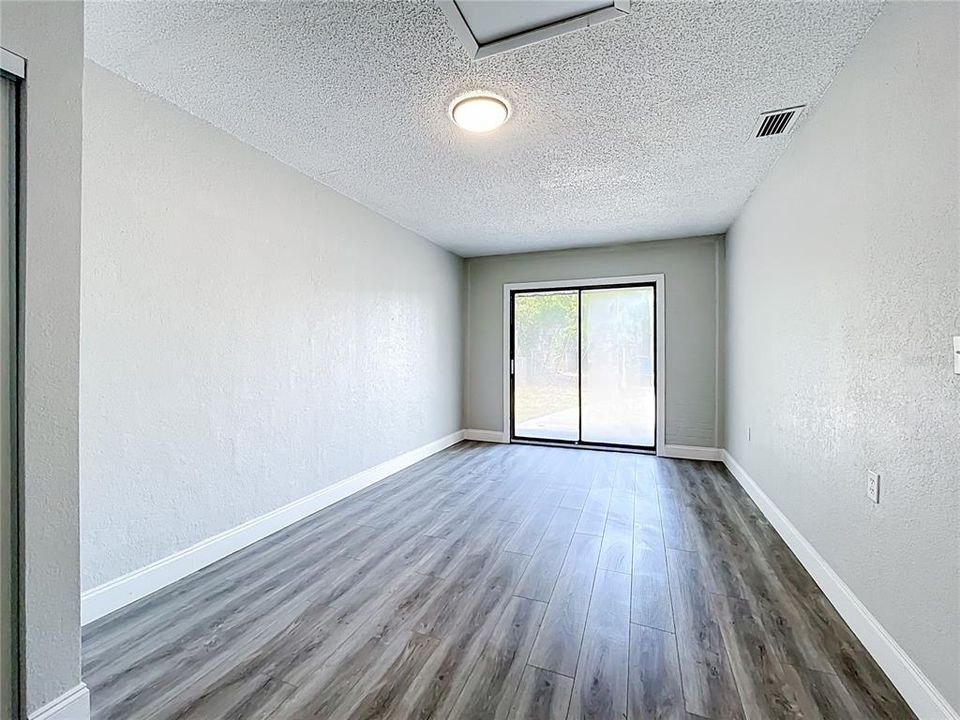 Active With Contract: $255,000 (3 beds, 2 baths, 1350 Square Feet)