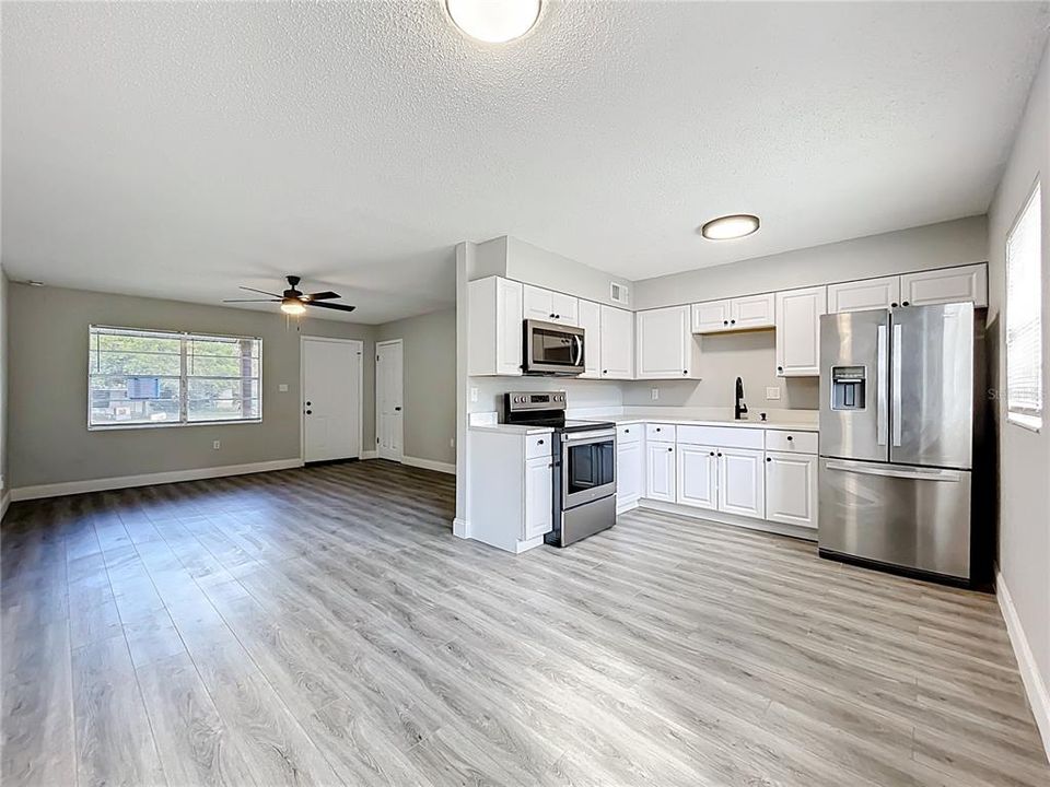 Active With Contract: $255,000 (3 beds, 2 baths, 1350 Square Feet)