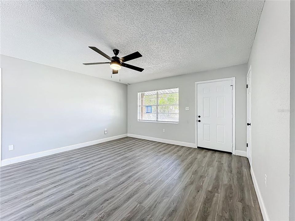 Active With Contract: $255,000 (3 beds, 2 baths, 1350 Square Feet)