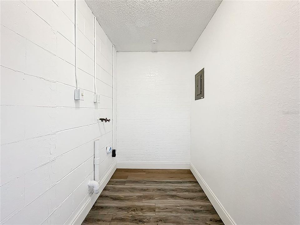 Active With Contract: $255,000 (3 beds, 2 baths, 1350 Square Feet)