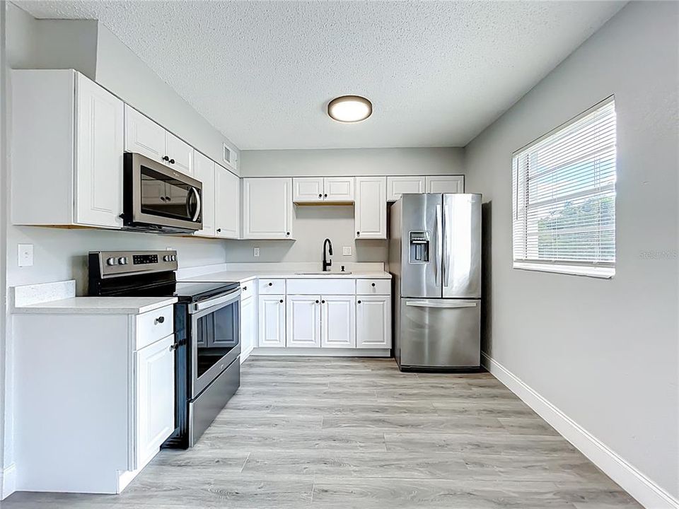 Active With Contract: $255,000 (3 beds, 2 baths, 1350 Square Feet)