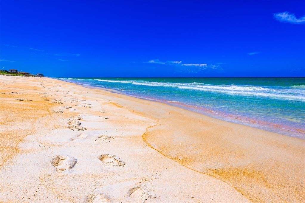 待售: $825,000 (0.20 acres)