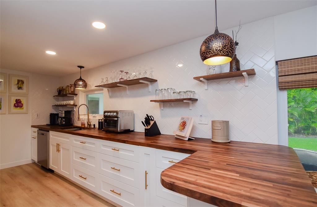 待售: $799,900 (3 贝兹, 2 浴室, 1648 平方英尺)