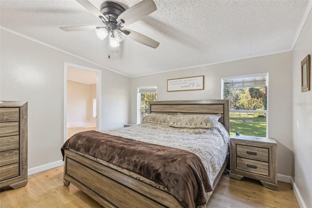 На продажу: $455,000 (3 спален, 2 ванн, 1296 Квадратных фут)