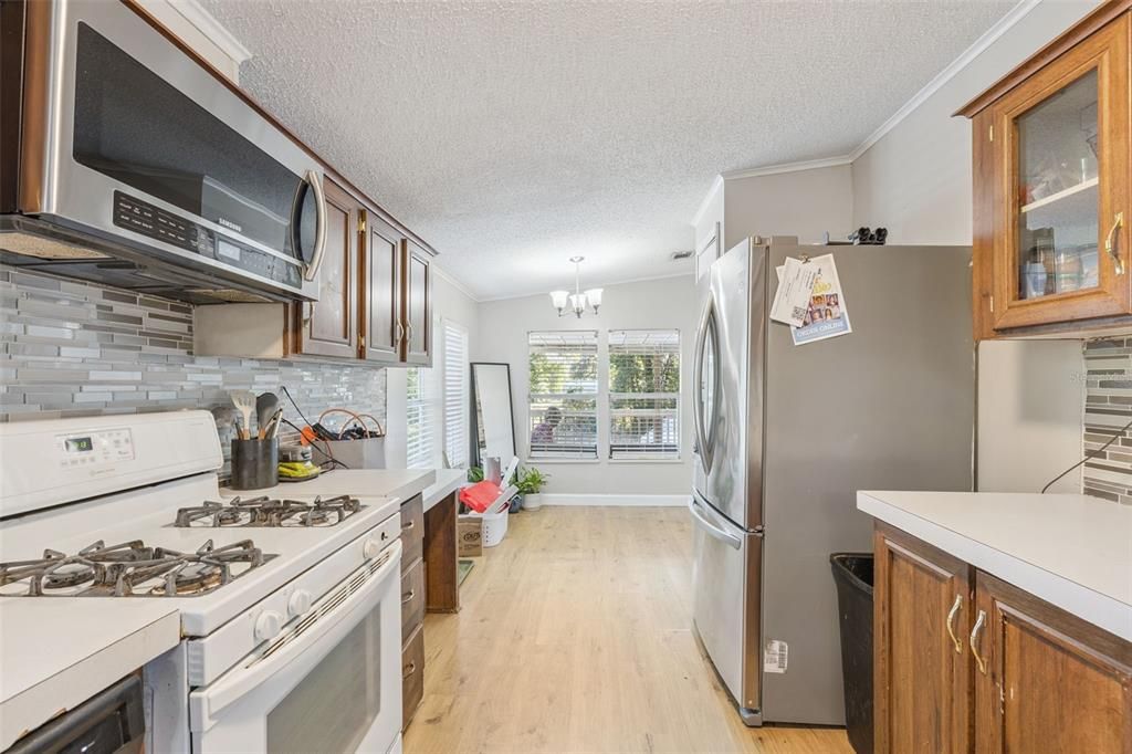 На продажу: $455,000 (3 спален, 2 ванн, 1296 Квадратных фут)