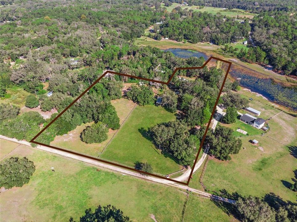 На продажу: $455,000 (3 спален, 2 ванн, 1296 Квадратных фут)