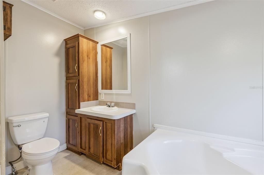 На продажу: $455,000 (3 спален, 2 ванн, 1296 Квадратных фут)