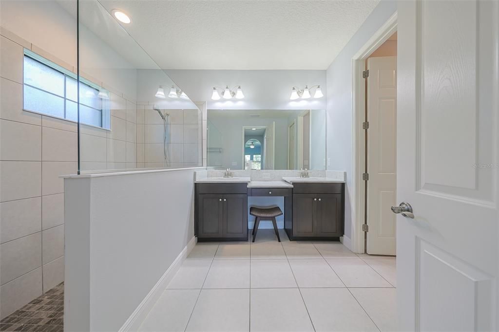 待售: $578,000 (4 贝兹, 3 浴室, 2534 平方英尺)