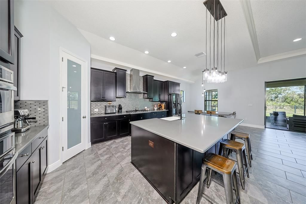 待售: $578,000 (4 贝兹, 3 浴室, 2534 平方英尺)