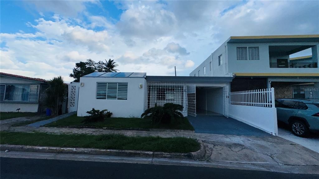 Active With Contract: $235,000 (3 beds, 2 baths, 1800 Square Feet)