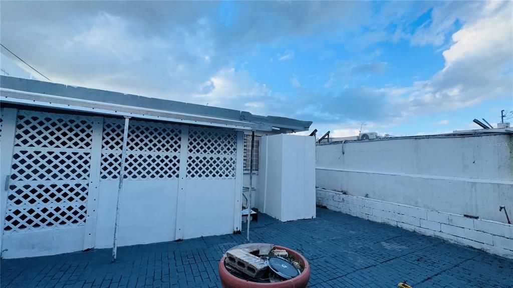 Active With Contract: $235,000 (3 beds, 2 baths, 1800 Square Feet)