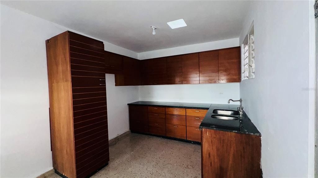 Active With Contract: $235,000 (3 beds, 2 baths, 1800 Square Feet)