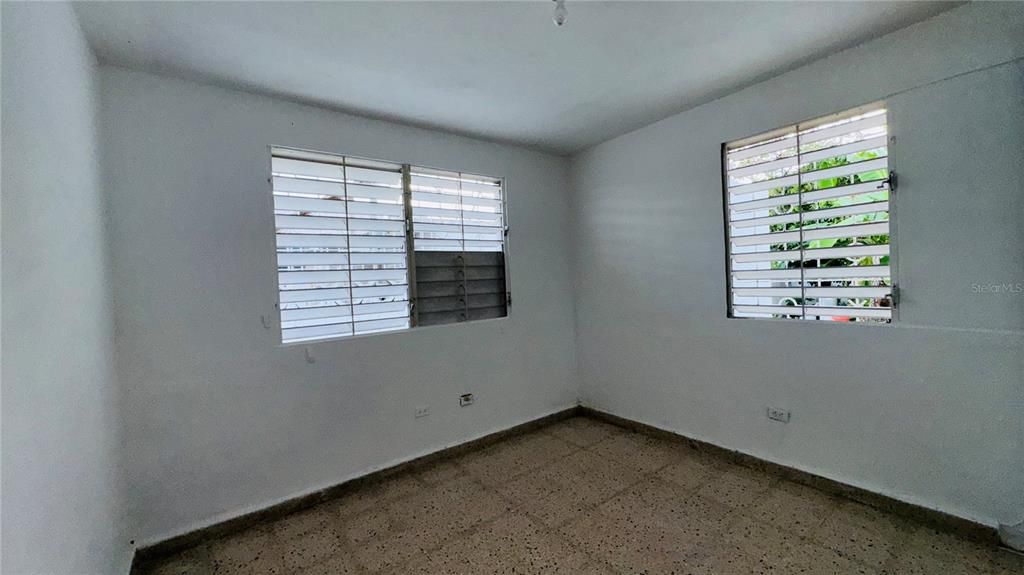 Active With Contract: $235,000 (3 beds, 2 baths, 1800 Square Feet)