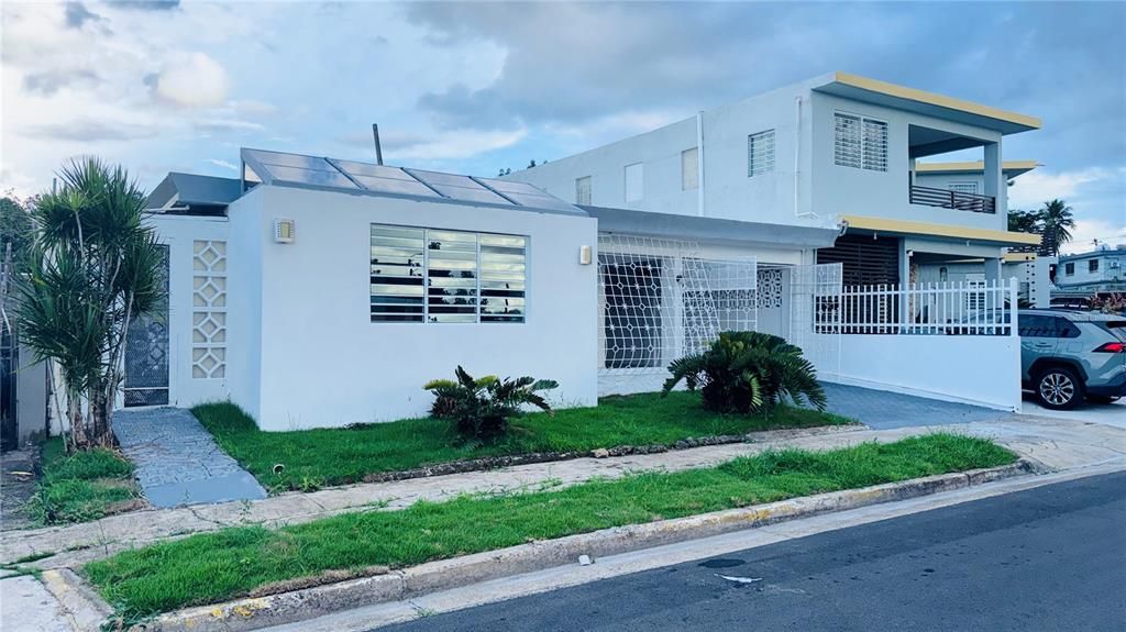 Active With Contract: $235,000 (3 beds, 2 baths, 1800 Square Feet)