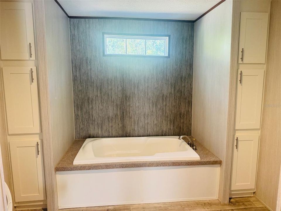 待售: $243,900 (3 贝兹, 2 浴室, 1560 平方英尺)