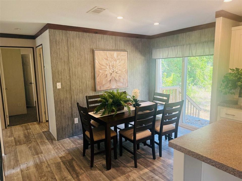 待售: $243,900 (3 贝兹, 2 浴室, 1560 平方英尺)