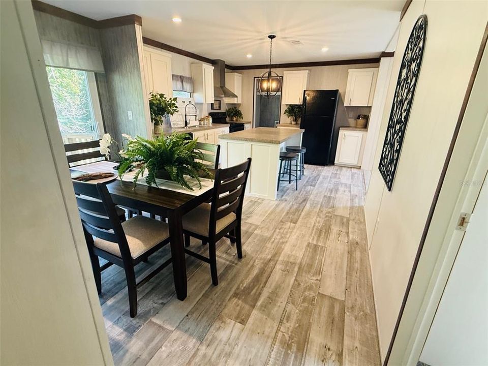 待售: $243,900 (3 贝兹, 2 浴室, 1560 平方英尺)