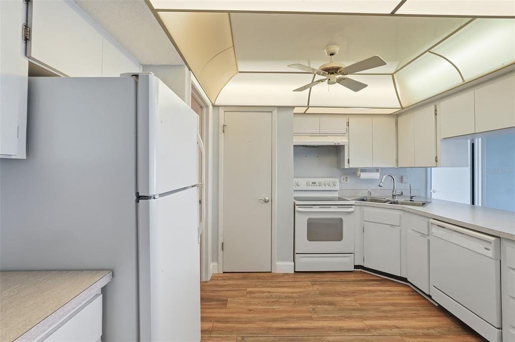 For Sale: $229,000 (3 beds, 2 baths, 1820 Square Feet)