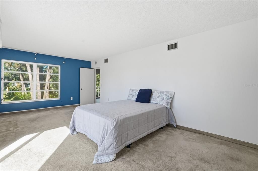 For Sale: $229,000 (3 beds, 2 baths, 1820 Square Feet)