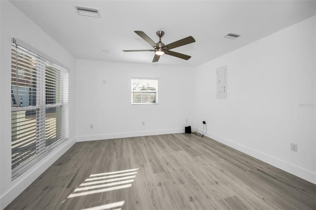 En Renta: $4,650 (4 camas, 2 baños, 1971 Pies cuadrados)