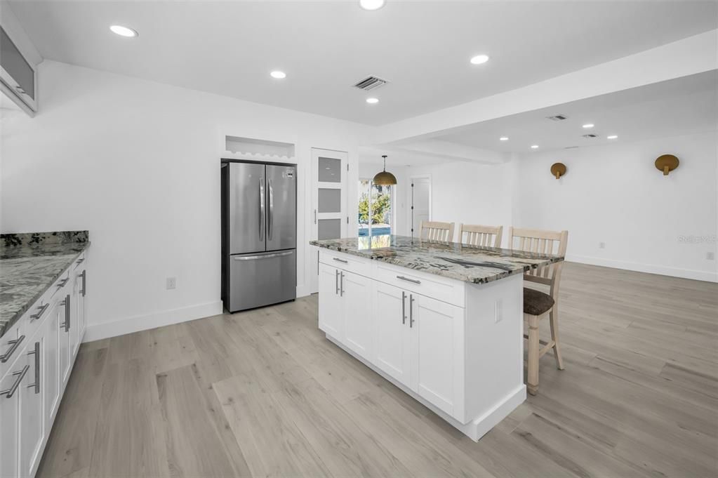 En Renta: $4,650 (4 camas, 2 baños, 1971 Pies cuadrados)