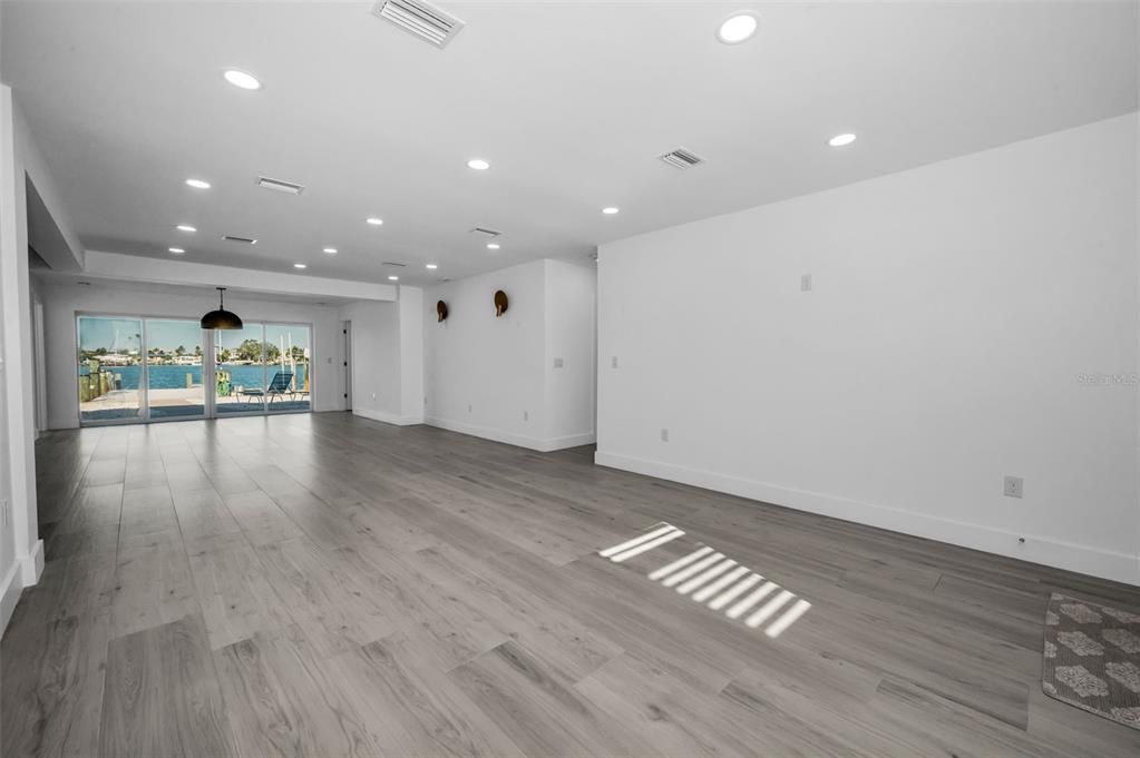 En Renta: $4,650 (4 camas, 2 baños, 1971 Pies cuadrados)