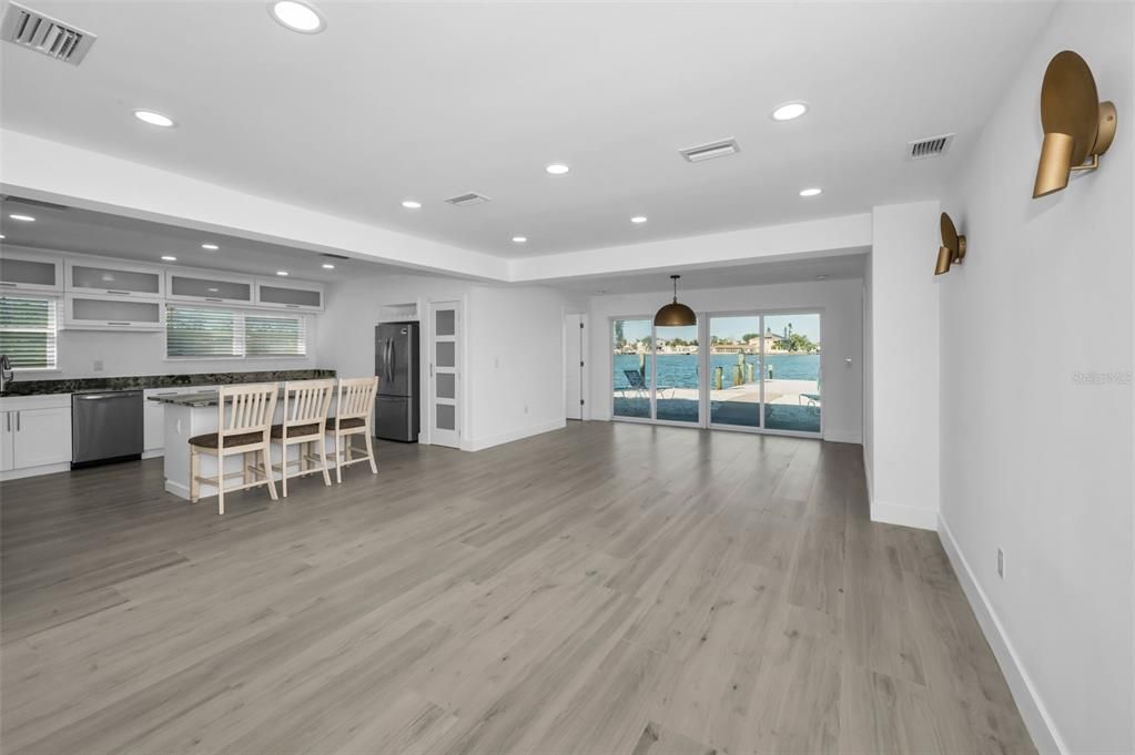 En Renta: $4,650 (4 camas, 2 baños, 1971 Pies cuadrados)