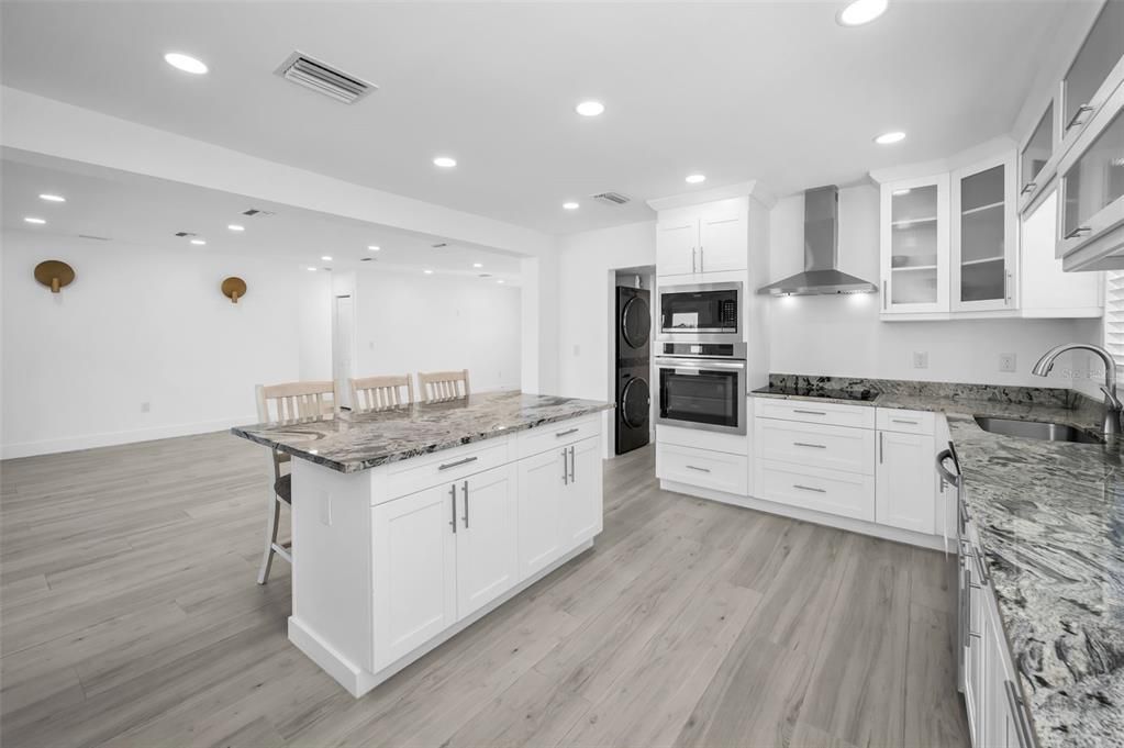 En Renta: $4,650 (4 camas, 2 baños, 1971 Pies cuadrados)