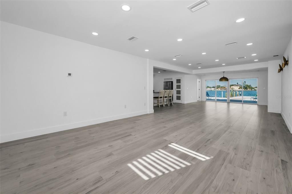 En Renta: $4,650 (4 camas, 2 baños, 1971 Pies cuadrados)