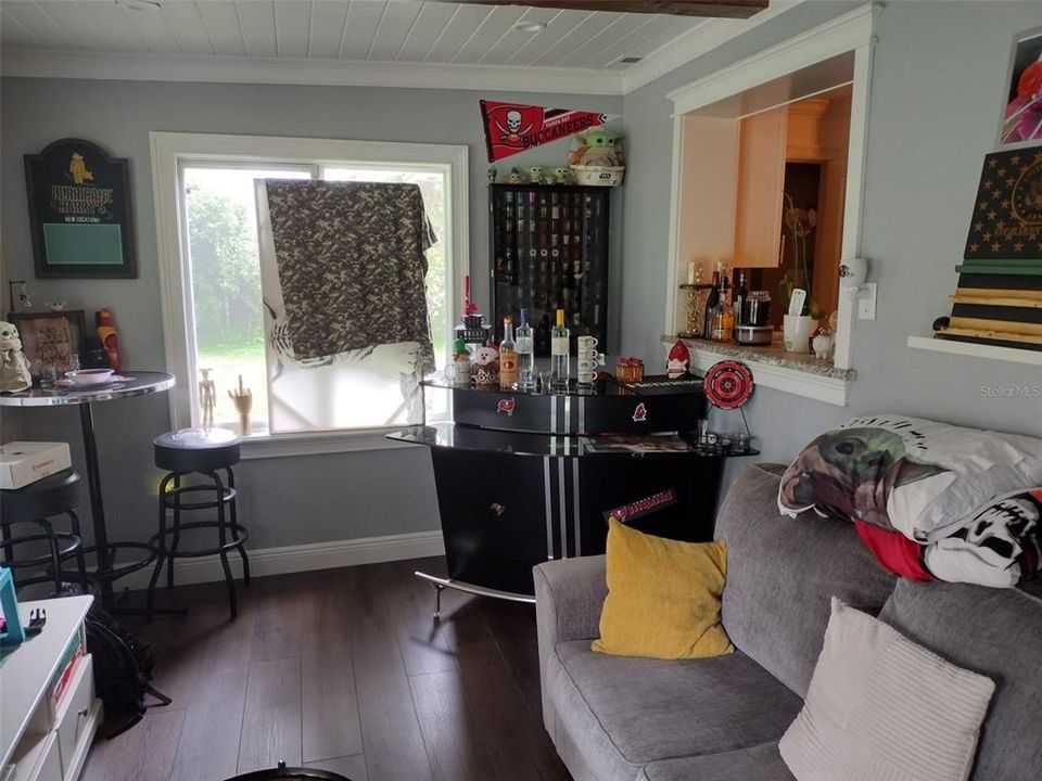 For Sale: $455,000 (3 beds, 2 baths, 1276 Square Feet)