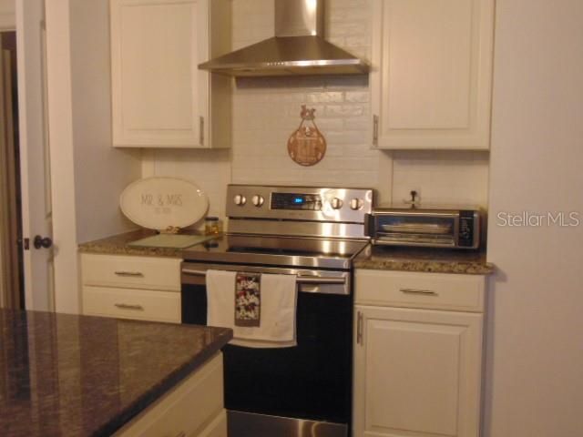 For Sale: $455,000 (3 beds, 2 baths, 1276 Square Feet)