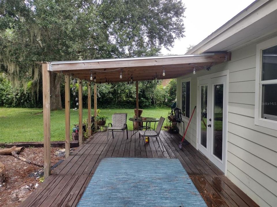 For Sale: $455,000 (3 beds, 2 baths, 1276 Square Feet)