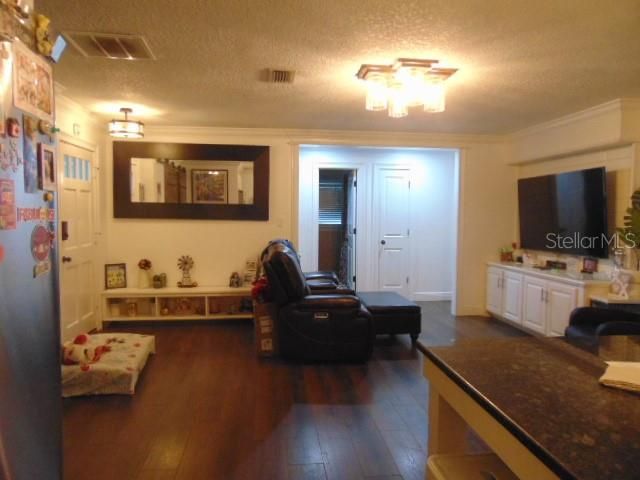 For Sale: $455,000 (3 beds, 2 baths, 1276 Square Feet)