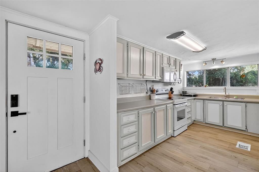 En Venta: $399,000 (3 camas, 2 baños, 1742 Pies cuadrados)